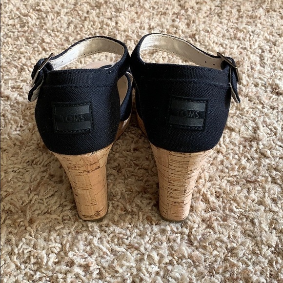 EUC Toms black canvas cork heel sandals size 7.5 - Picture 3 of 6